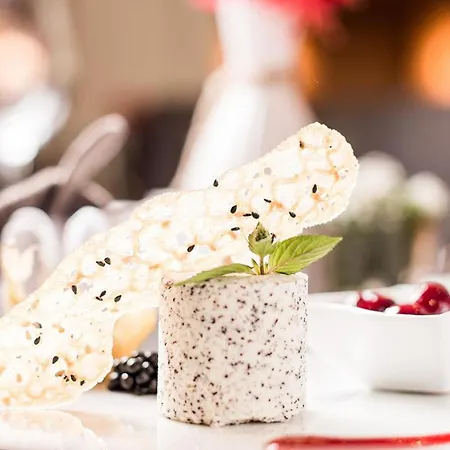 Forster's Naturresort Готель Нойштіфт-ім-Штубайталь